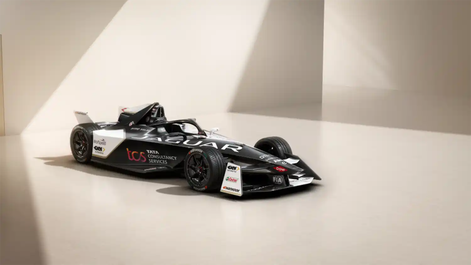 JAGUAR RACING UNVEIL JAGUAR I-TYPE 5 RACE CAR AHEAD OF NEW FORMULA