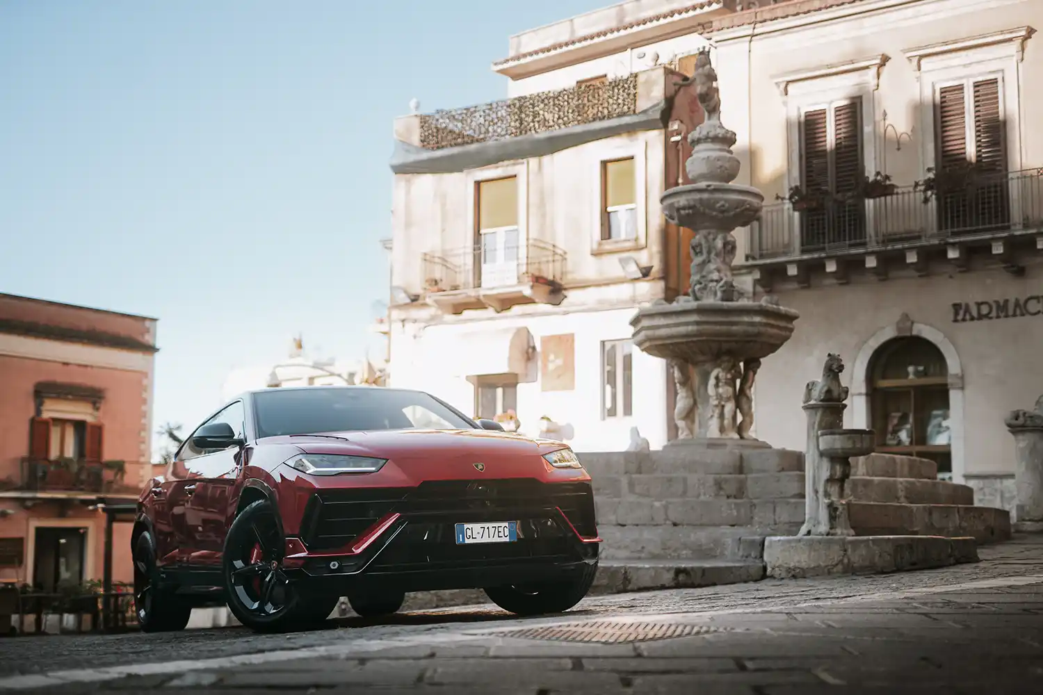 Lamborghini Urus S Covers All Grounds In Taormina