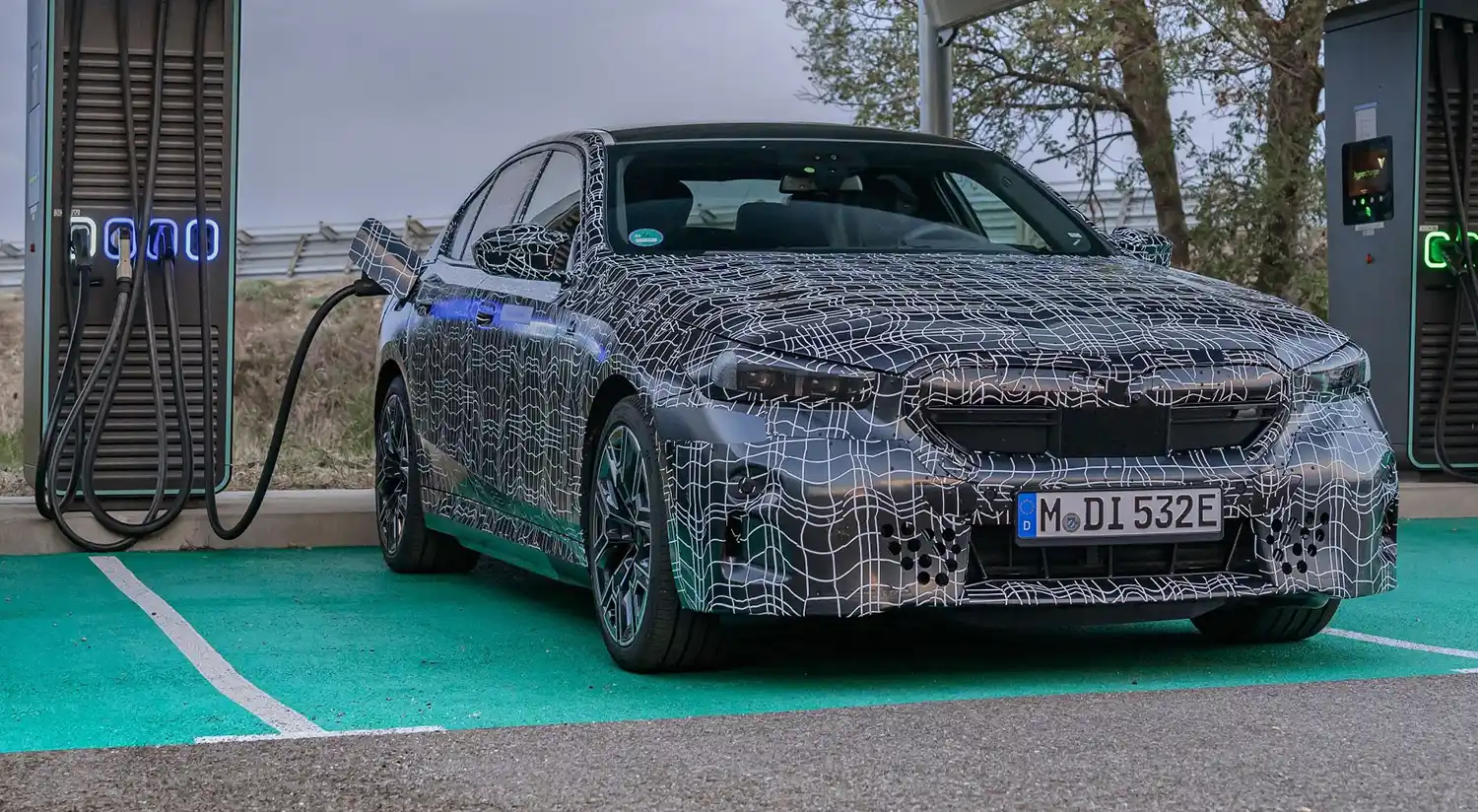 BMW I5 In Dynamic Summer Testing