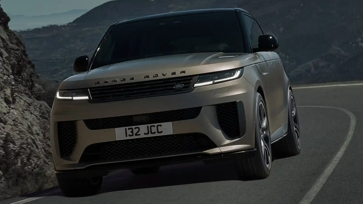 Range Rover Hybrid The Sophisticated Transport Of Choice For The