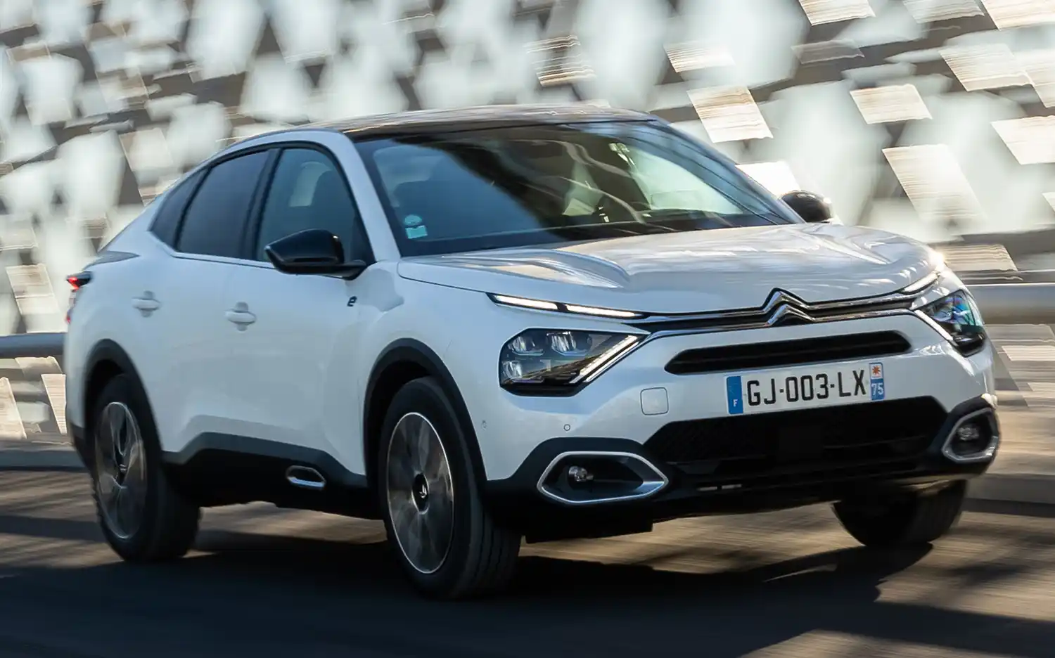 CITROËN ë-C4 and ë-C4 X DELIVER MORE POWER WITH NEW EFFICIENT ELECTRIC  ENGINE AND MORE RANGE UP TO 420 KM, Citroën