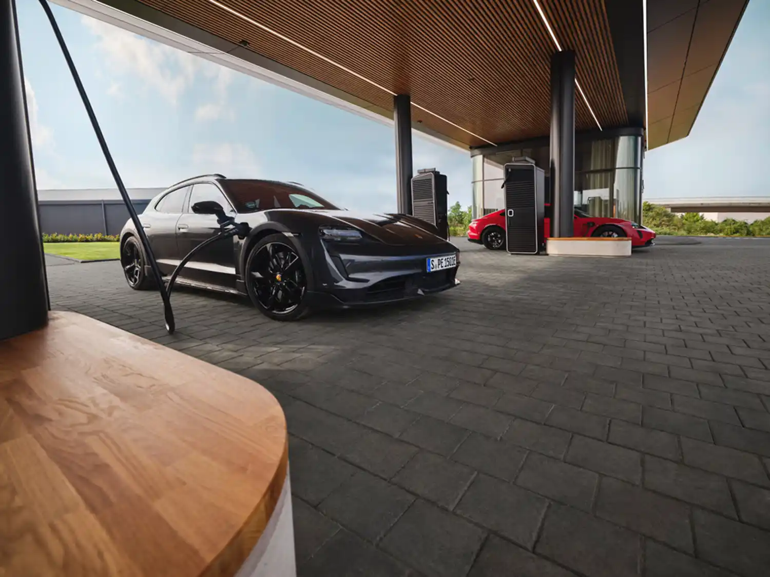First Porsche Charging Lounge Opens: Barrier-Free, State-Of-The-Art, Sustainable