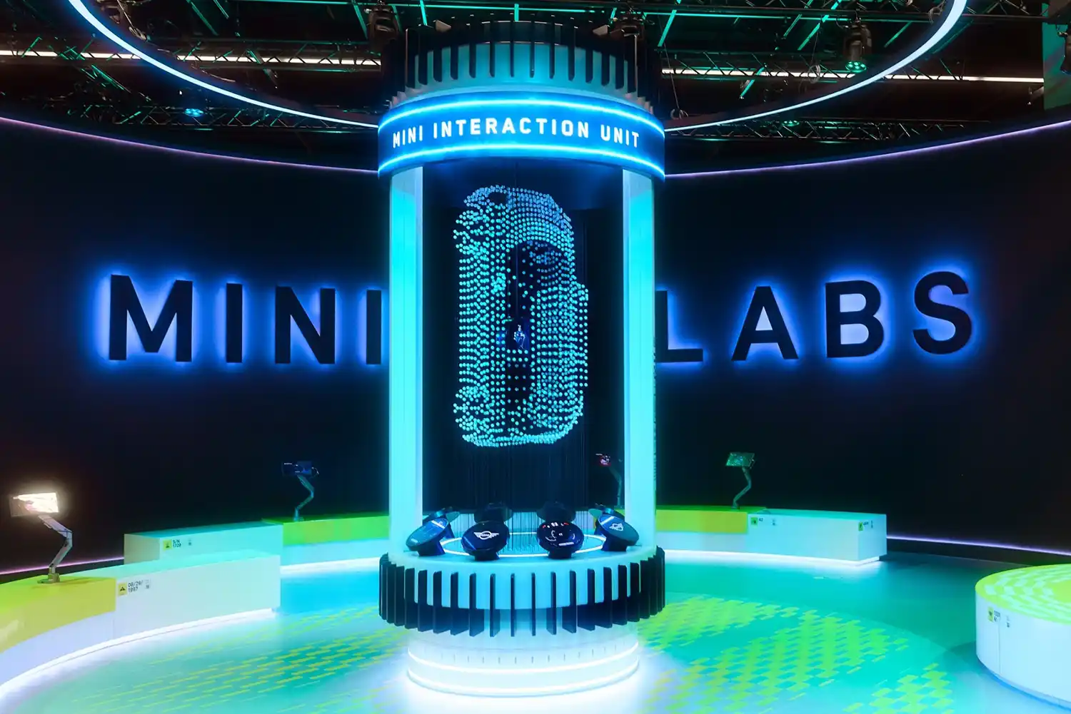 MINI and Samsung Display present the MINI Interaction Unit